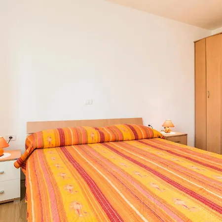 1 Bedroom Beautiful In Apartment